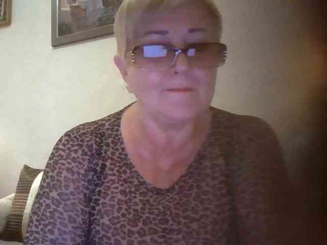 KarinkaSweet webcam