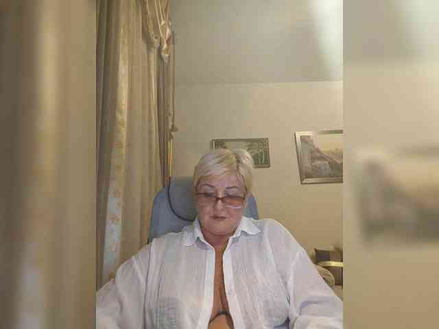 KarinkaSweet webcam