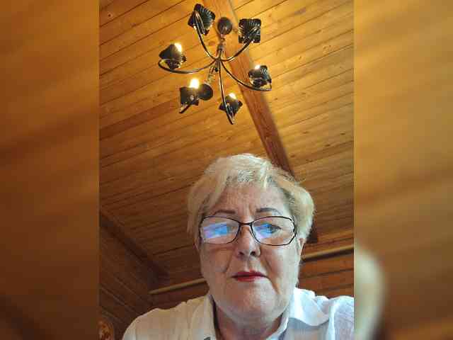 KarinkaSweet webcam