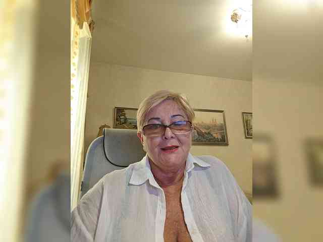 KarinkaSweet webcam