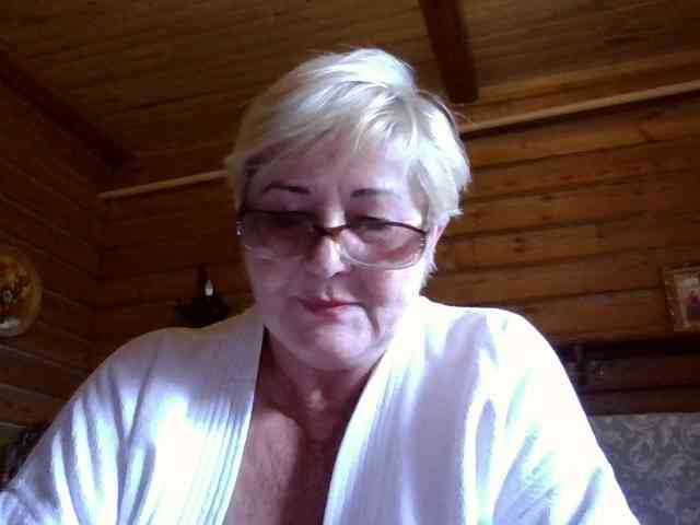 KarinkaSweet webcam