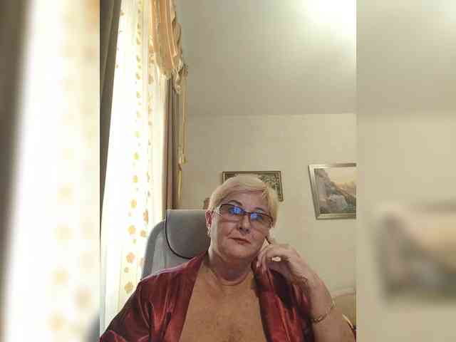 KarinkaSweet webcam