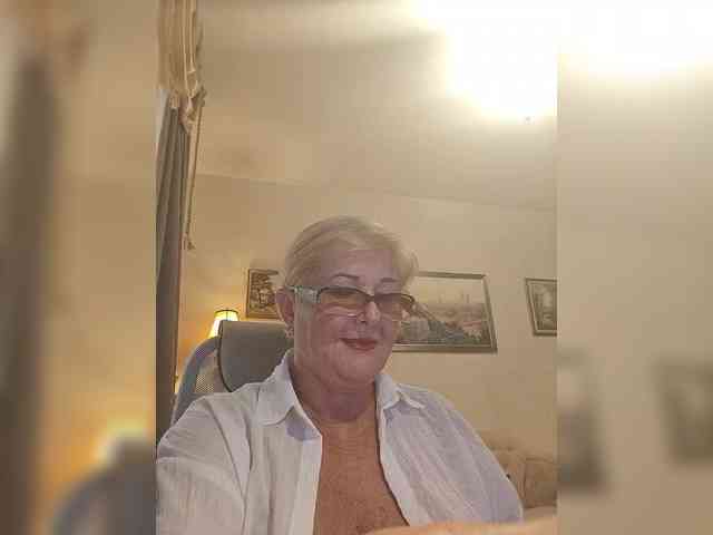 KarinkaSweet webcam