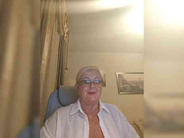 KarinkaSweet webcam