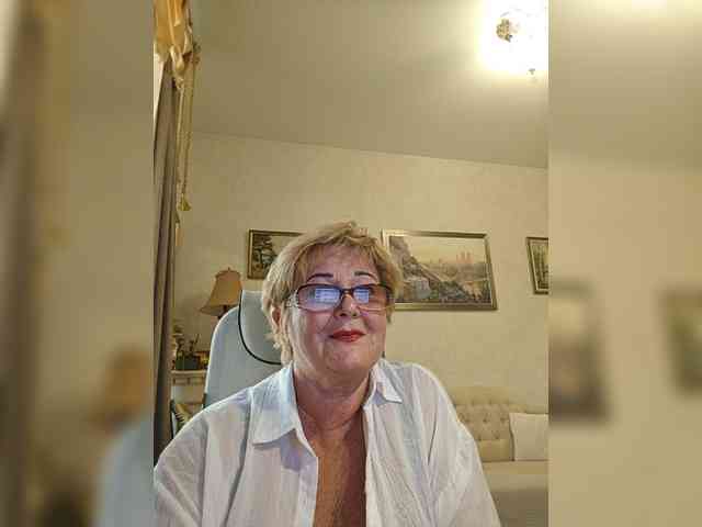 KarinkaSweet webcam