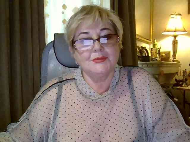 KarinkaSweet webcam