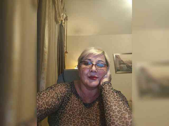 KarinkaSweet webcam