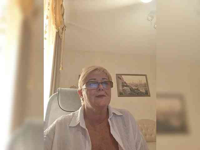 KarinkaSweet webcam