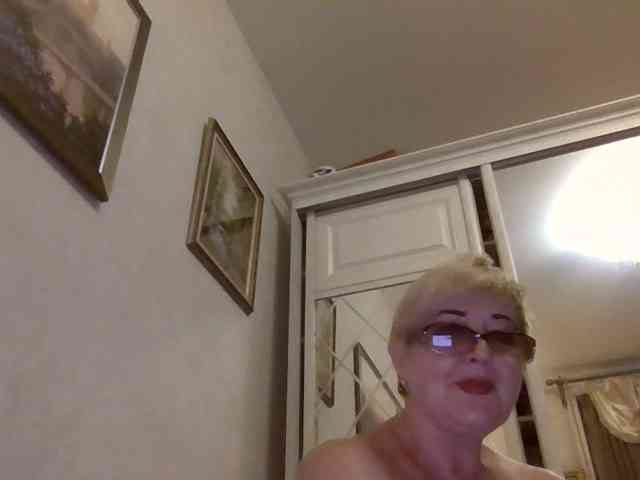 KarinkaSweet webcam