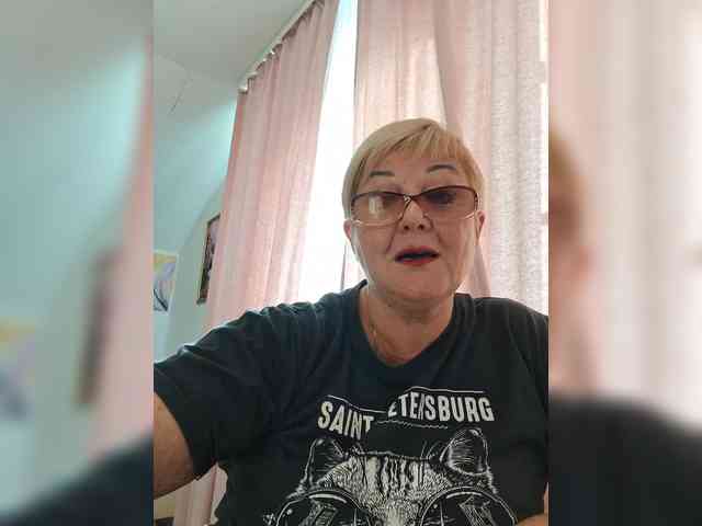 KarinkaSweet webcam