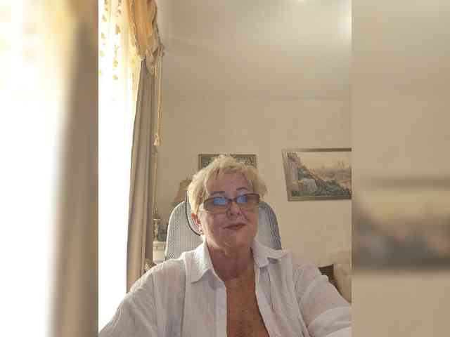 KarinkaSweet webcam