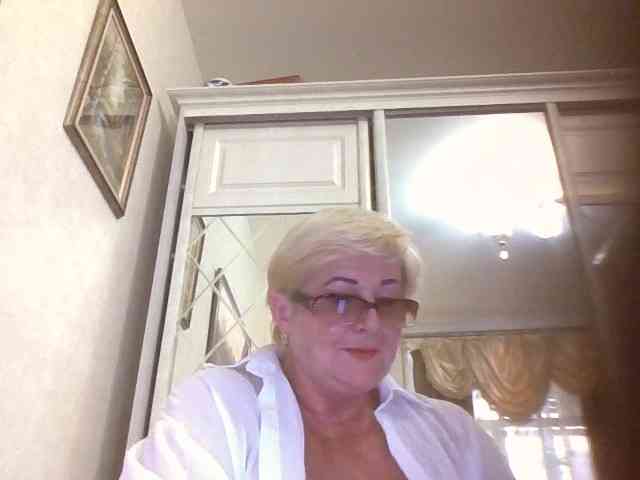 KarinkaSweet webcam