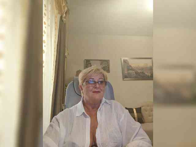 KarinkaSweet webcam