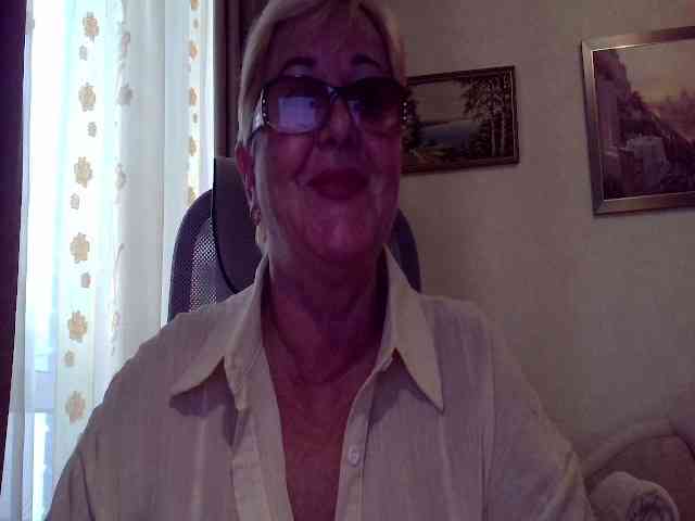 KarinkaSweet webcam