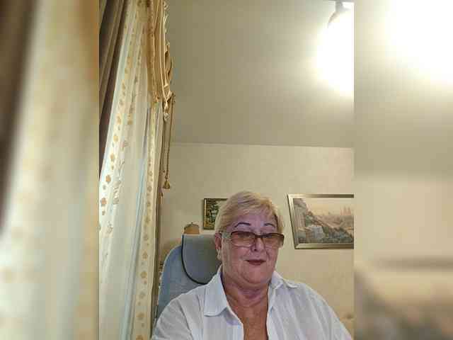 KarinkaSweet webcam