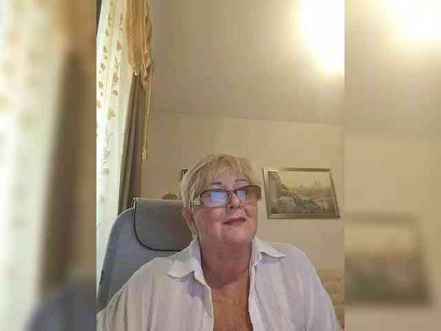 KarinkaSweet webcam