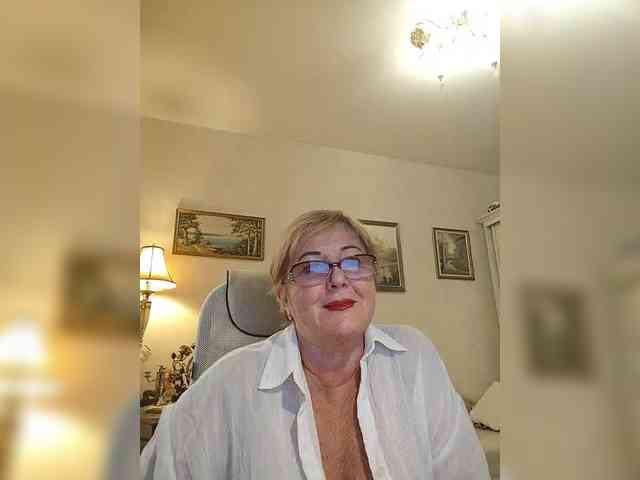 KarinkaSweet webcam