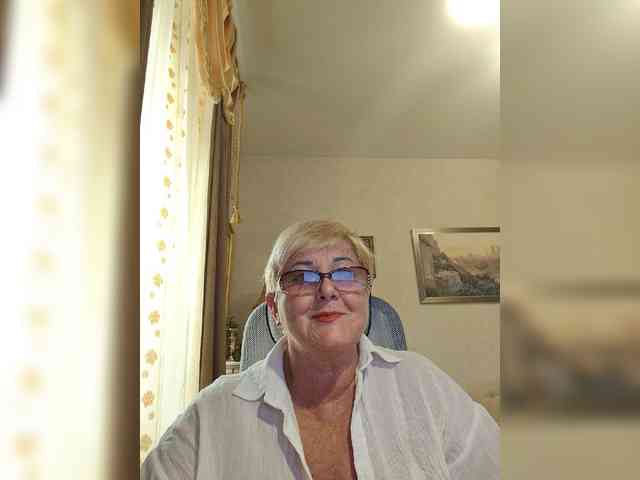 KarinkaSweet webcam