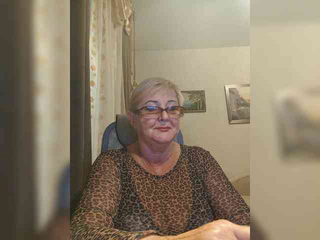 KarinkaSweet webcam
