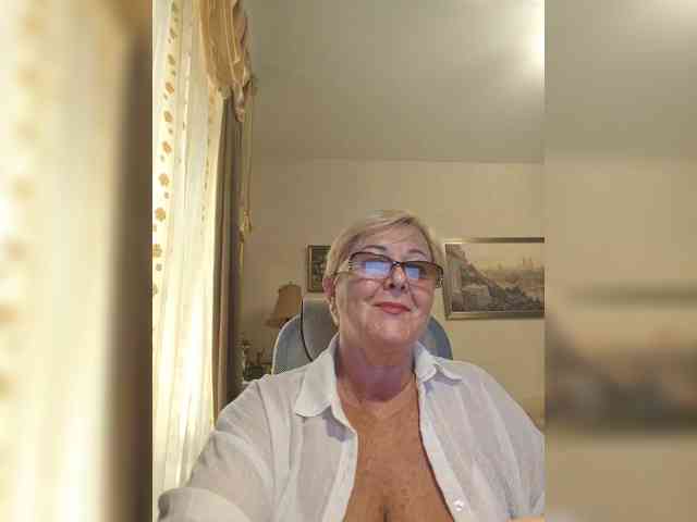 KarinkaSweet webcam