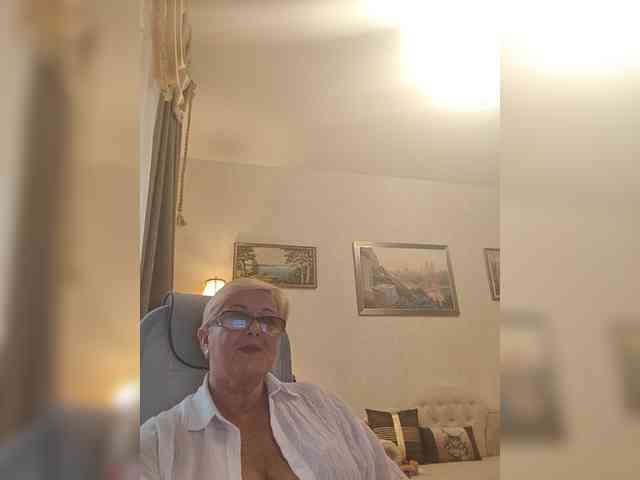 KarinkaSweet webcam