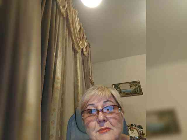 KarinkaSweet webcam