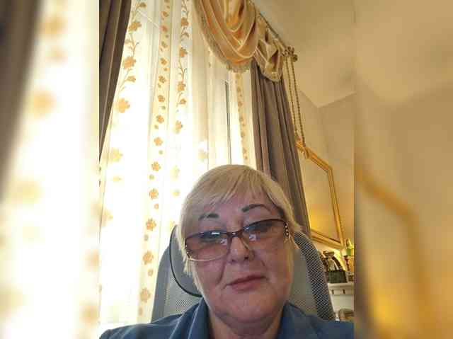 KarinkaSweet webcam