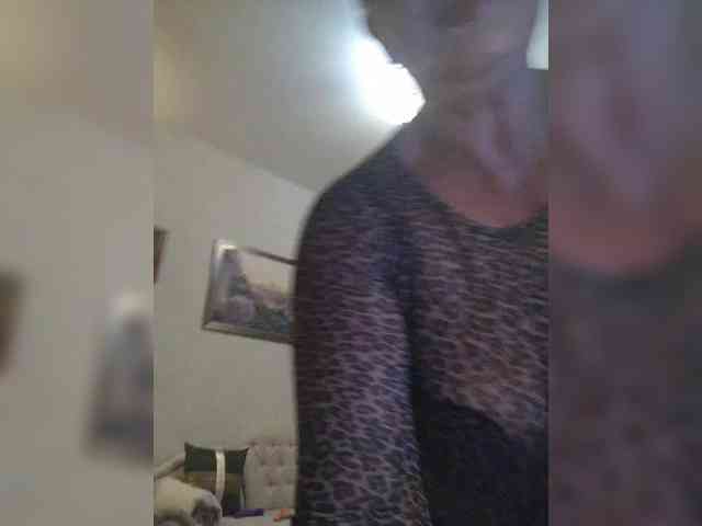 KarinkaSweet webcam