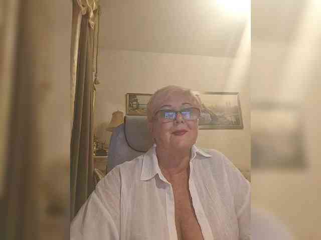 KarinkaSweet webcam