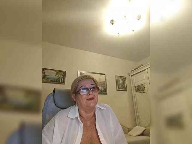 KarinkaSweet webcam
