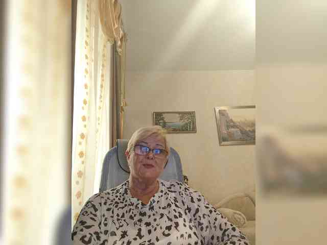 KarinkaSweet webcam