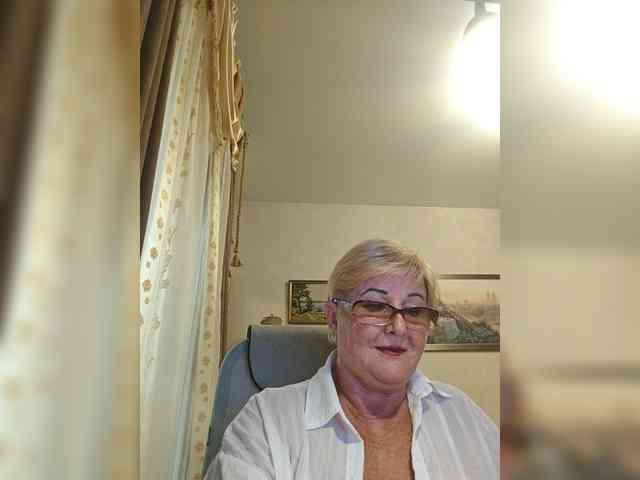 KarinkaSweet webcam