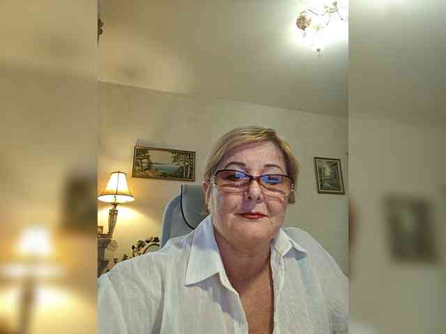 KarinkaSweet webcam