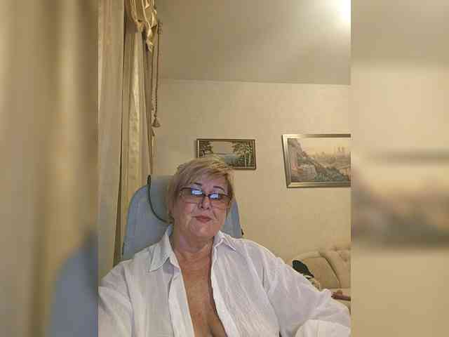 KarinkaSweet webcam