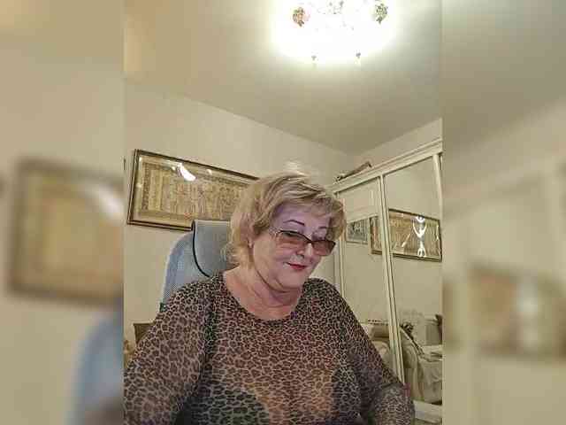 KarinkaSweet webcam