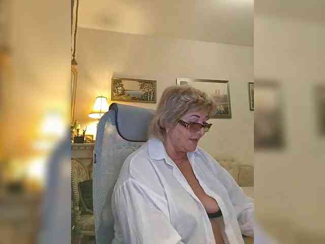 KarinkaSweet webcam