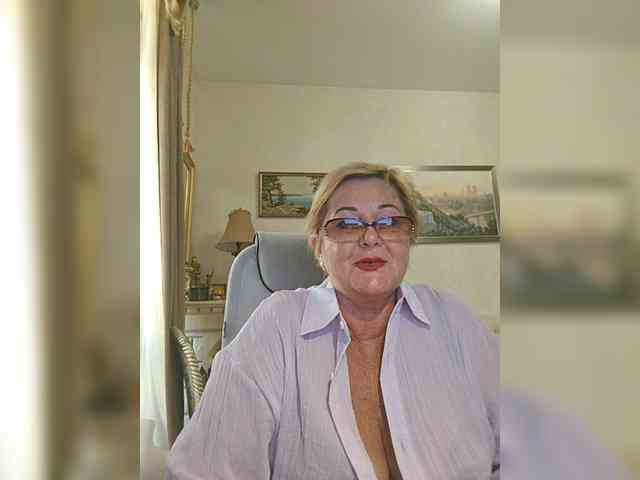 KarinkaSweet webcam