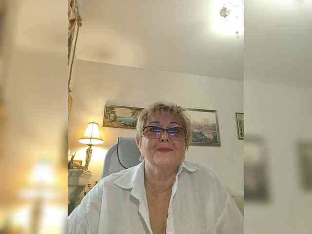 KarinkaSweet webcam