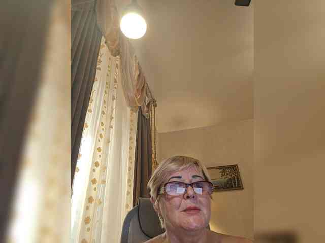 KarinkaSweet webcam
