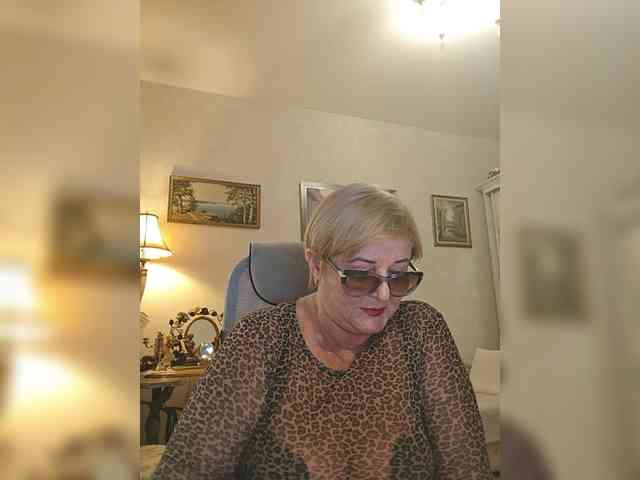 KarinkaSweet webcam