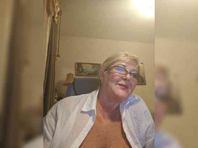 KarinkaSweet webcam