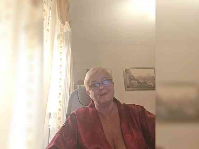 KarinkaSweet webcam