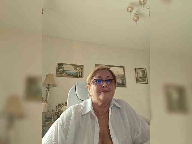 KarinkaSweet webcam