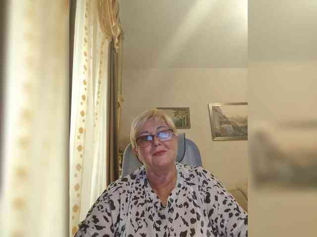 KarinkaSweet webcam