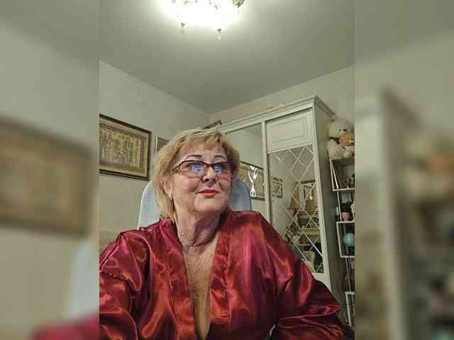 KarinkaSweet webcam