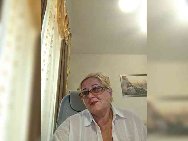 KarinkaSweet webcam