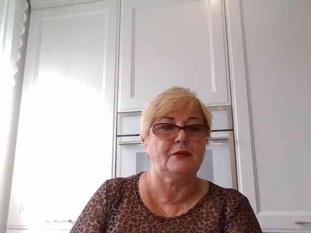 KarinkaSweet live female cam on bongacams