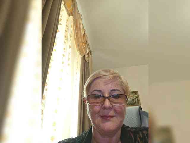 KarinkaSweet webcam