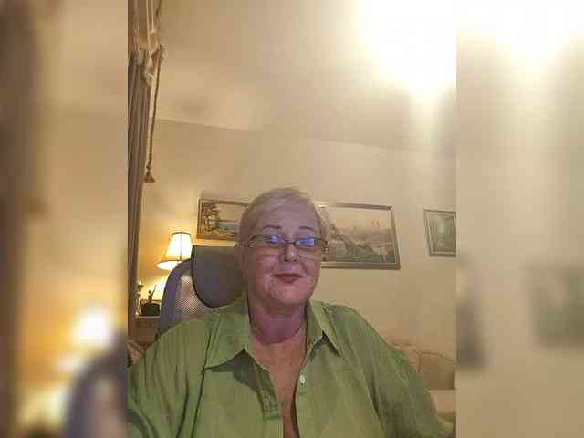 KarinkaSweet webcam