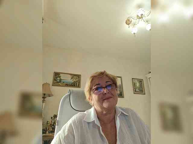 KarinkaSweet webcam